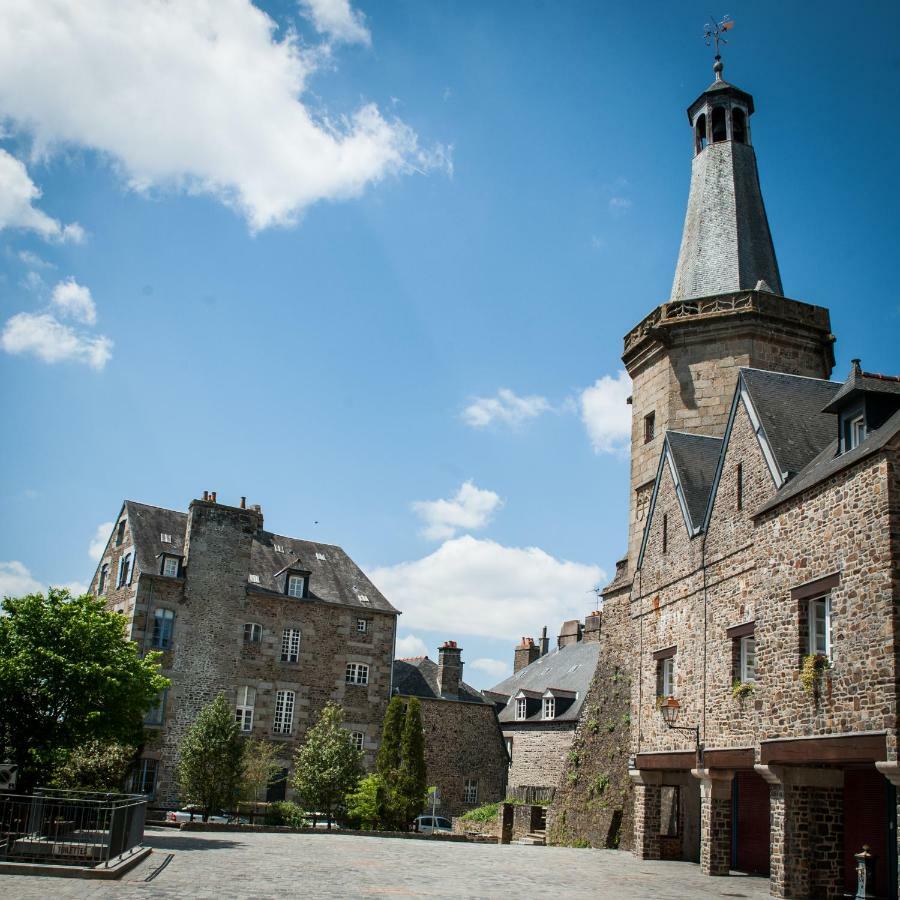 Hôtel particulier Le Mercier de Montigny -Une nuit sur les remparts- Fougères Exterior foto