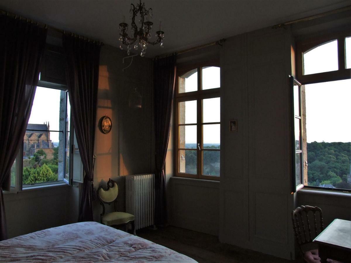 Hôtel particulier Le Mercier de Montigny -Une nuit sur les remparts- Fougères Exterior foto