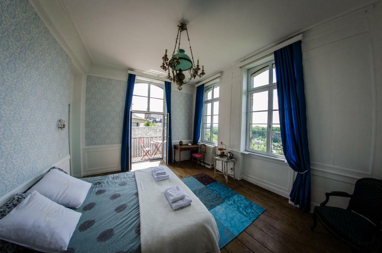 Hôtel particulier Le Mercier de Montigny -Une nuit sur les remparts- Fougères Exterior foto